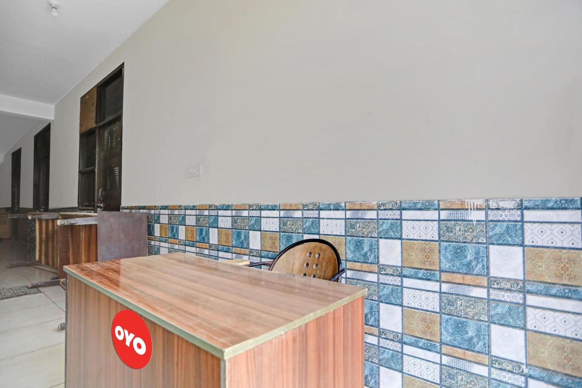 Hotel O Vrinda Residency Noida Exterior foto